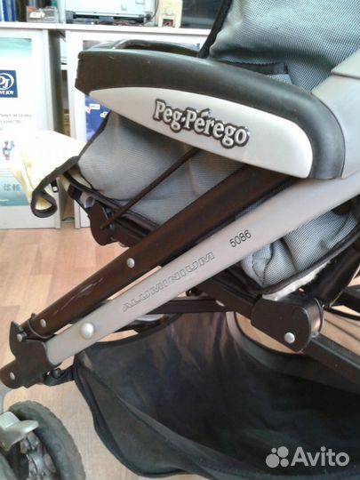 Коляска прогулочная Peg-Perego (Италия) продам