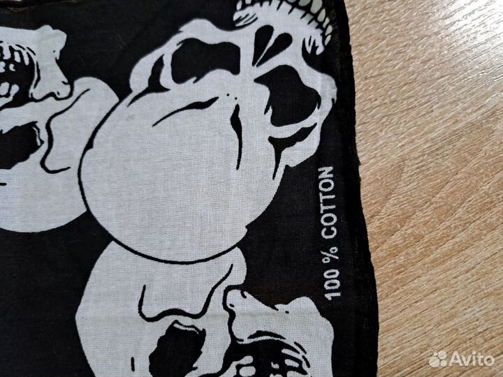 Банана и напульсники