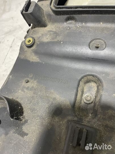 Корпус воздушного фильтра Мерседес ом 651