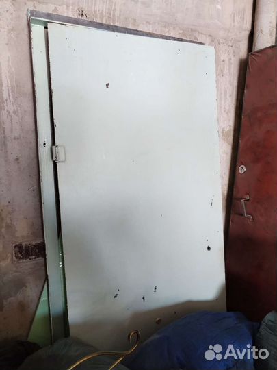 Дверь входная металлическая и деревянная