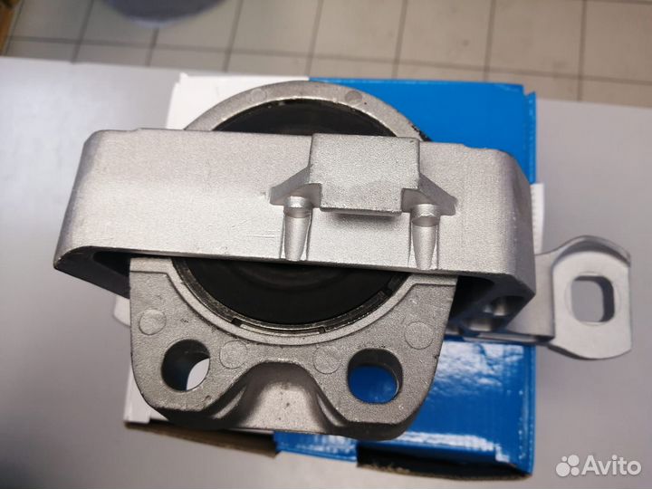 Опора двигателя правая ford focus 2