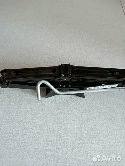 Домкрат штатный Рено-Ниссан № 995504629R оригинал