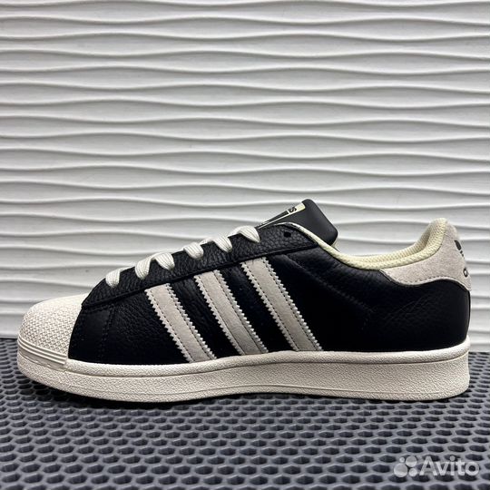 Adidas Superstar