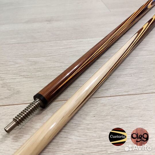 Кий Олега Пономарева из палисандра и акации