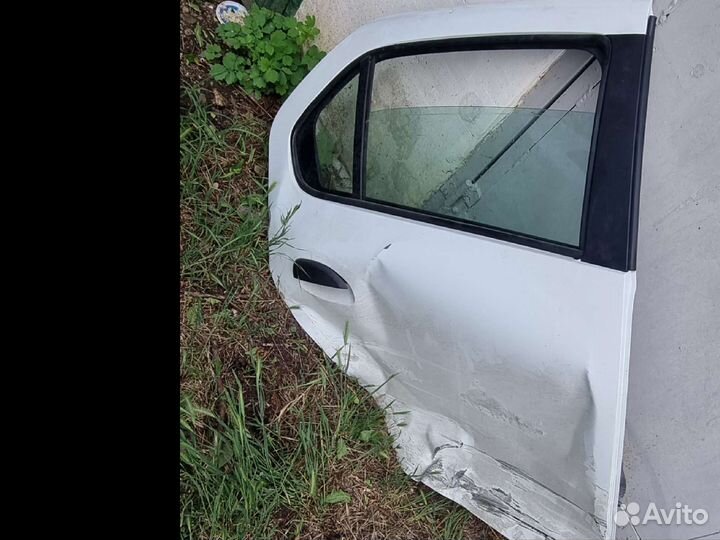 Renault logan 2 дверь