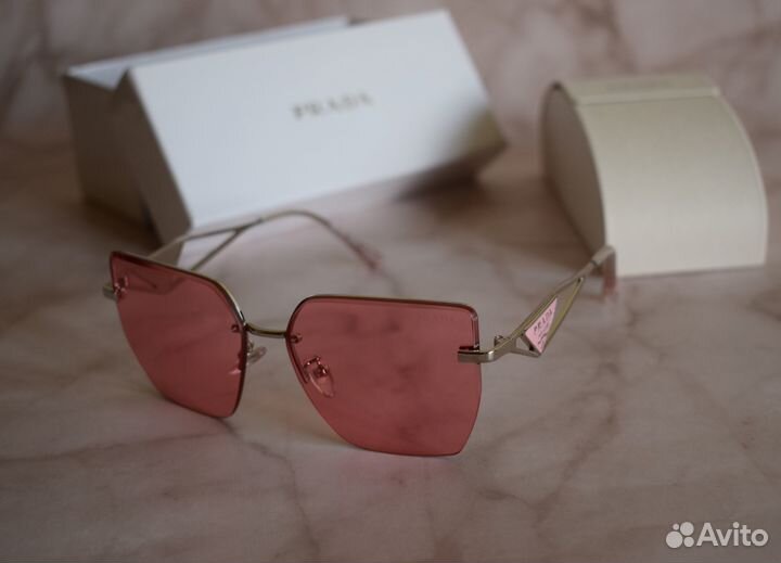 Очки солнцезащитные Prada