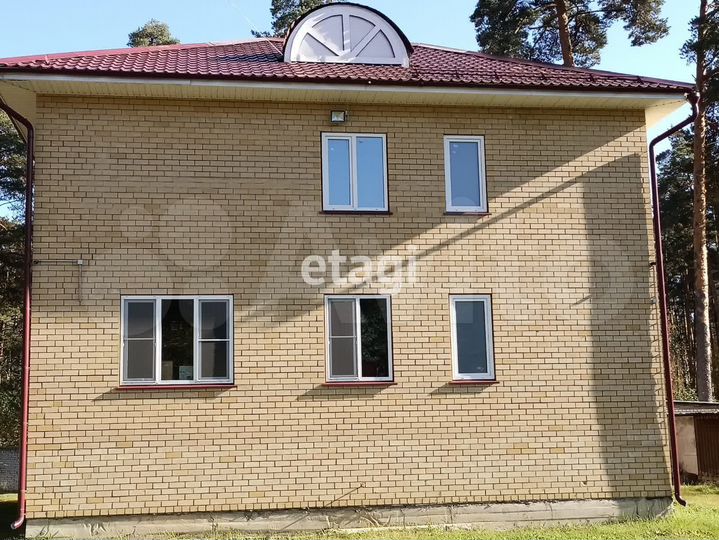 Дом 254 м² на участке 15 сот.