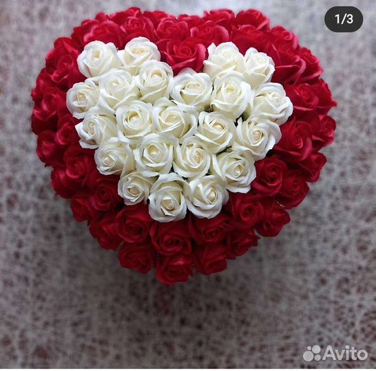 Букет из роз в вазе, в коробке