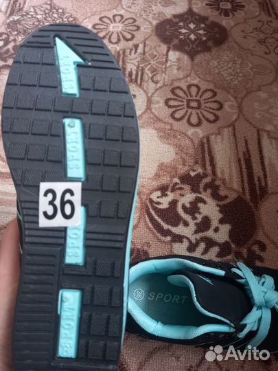 Кроссовки для девочки новые 35-36