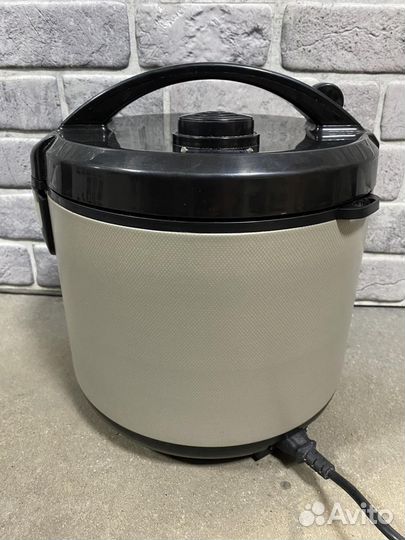 Мультиварка Vitek VT-4216 CM