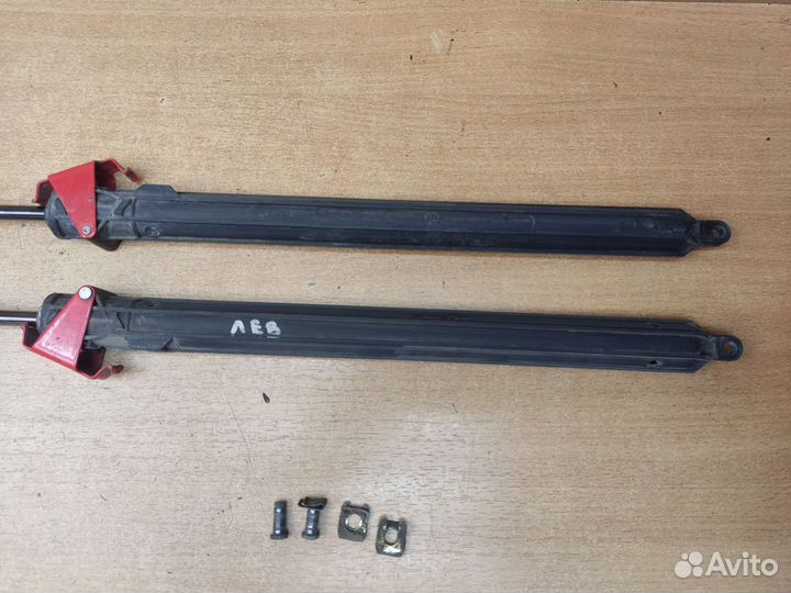 Упоры капота, Volvo 960