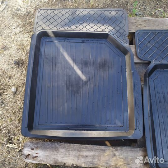 Автомобильные коврики резиновые