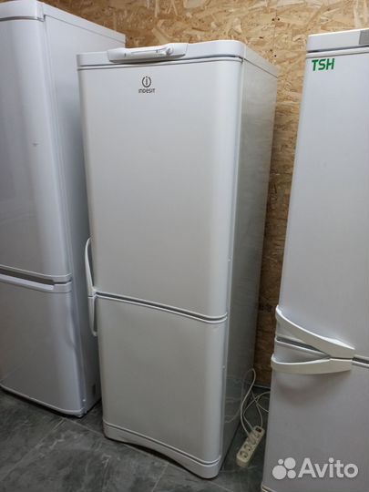 Холодильник бу indesit