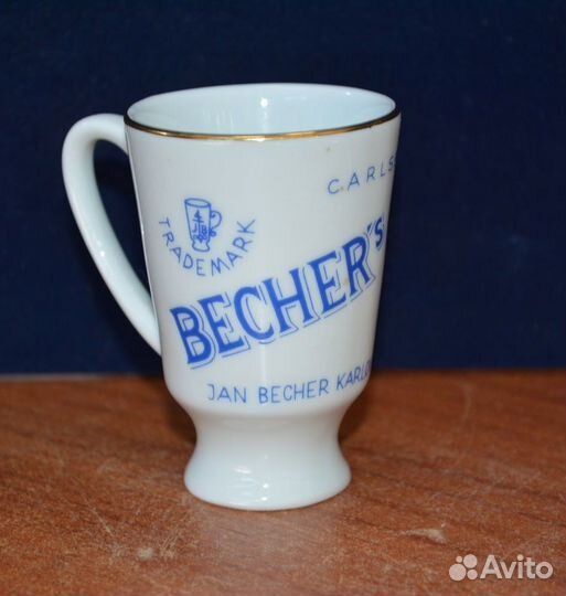 Фарфоровая чашка