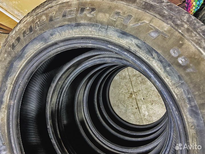 Bridgestone Dueler H/T 687 225/65 R17