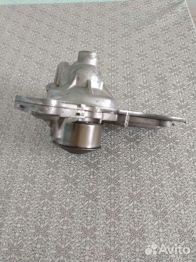 Помпа Митсубиси Паджеро lll,IV MD979171