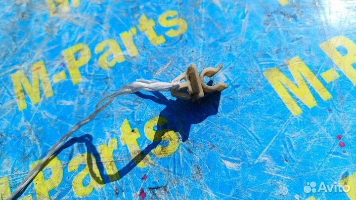 Фиксатор упора капота Mazda Demio DY3W DY5W 2004