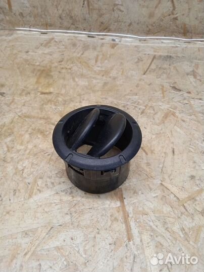 Дефлектор воздушный Renault Logan