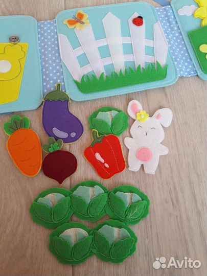 Фетровая развивающая книжка