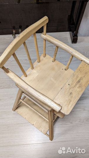 Стульчик для кормления деревянный