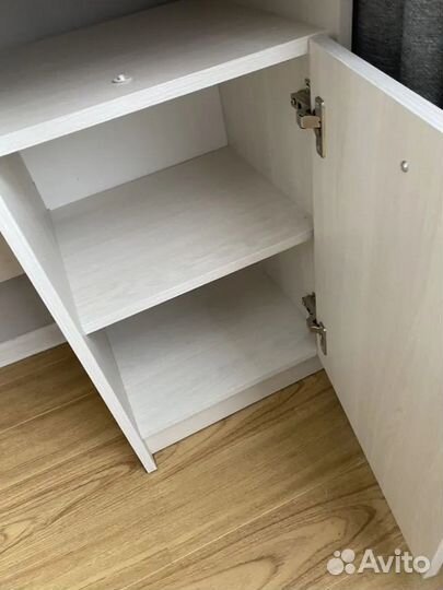 Письменный стол светлый