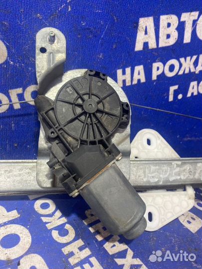 Передний правый стеклоподъемник Renault Logan 1