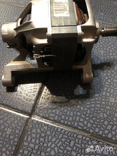 Двигататель стиральной машины Ariston