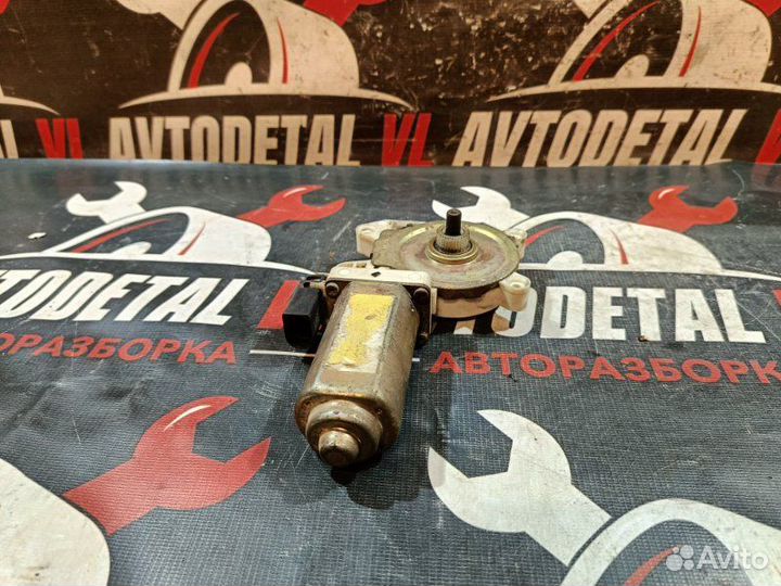 Моторчик стеклоподъемника передний правый Ford