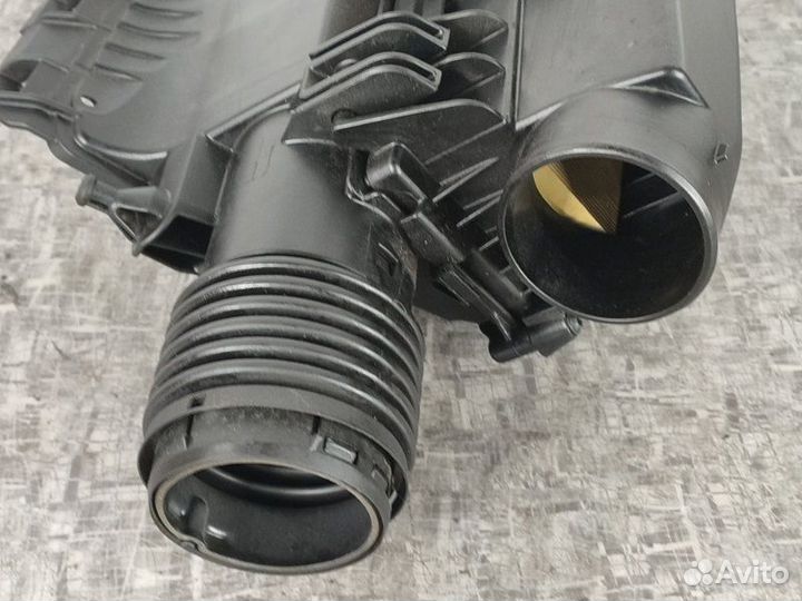 Корпус воздушного фильтра Mercedes E W212 1.8 M271