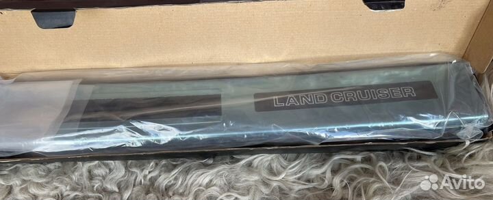 Накладки на пороги Land Cruiser 200 с подсветкой