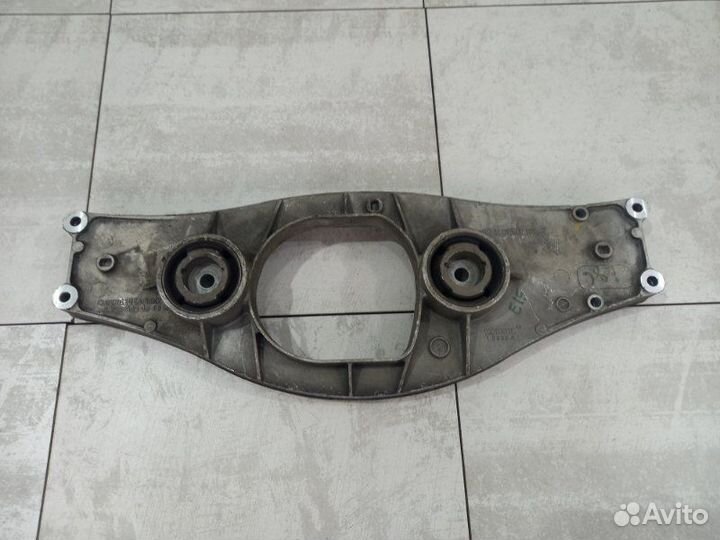 Кронштейн редуктора Mercedes S550 W221