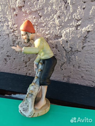 Немецкий фарфор Старик с неводом