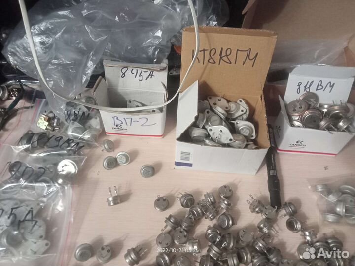 Транзисторы тиристоры разные