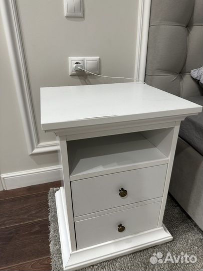 Тумбы прикроватные