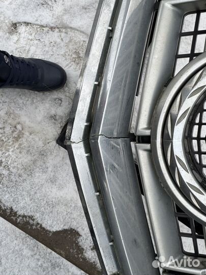 Решетка радиатора 22738992