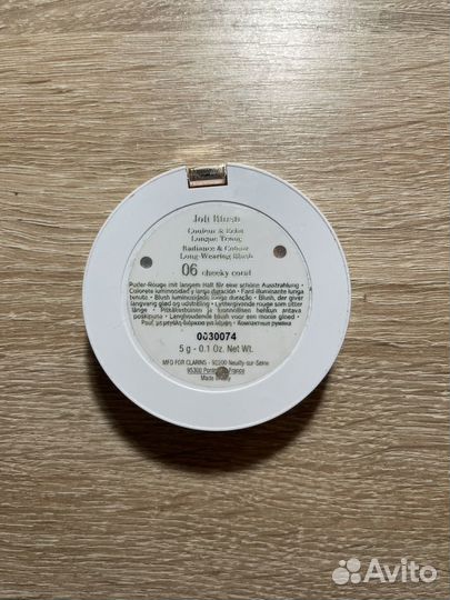 Румяна clarins benefit