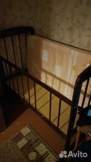 Детская кровать и матрас