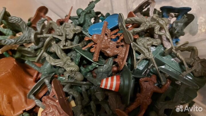 Наборы солдатиков и военной техники пакетом
