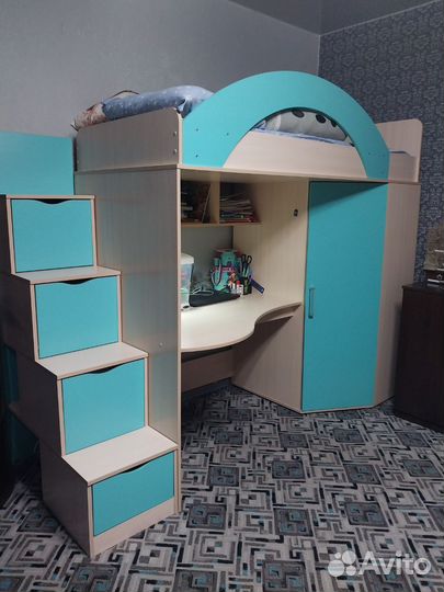 Детский школьный уголок со спальным местом