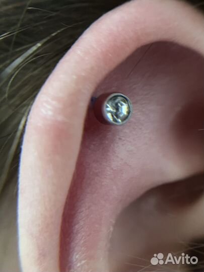 Модель на пирсинг