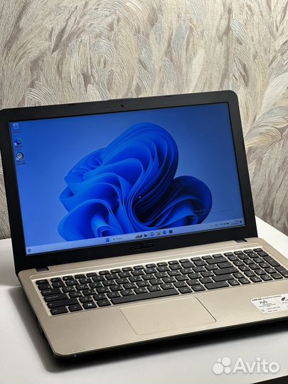 Ноутбук Asus i3/8gb/500gb/15