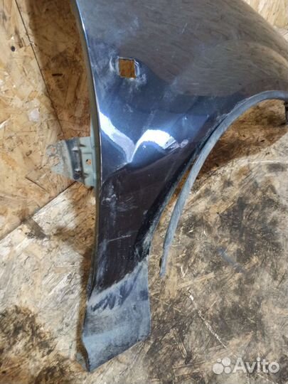 Крыло правое под ремонт Renault Logan 1