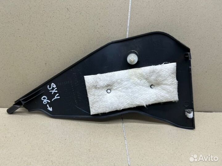 Накладка (кузов внутри) правая Suzuki Sx4 седан