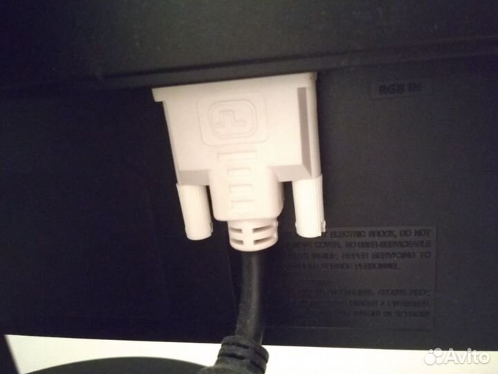 Монитор Samsung SyncMaster 943