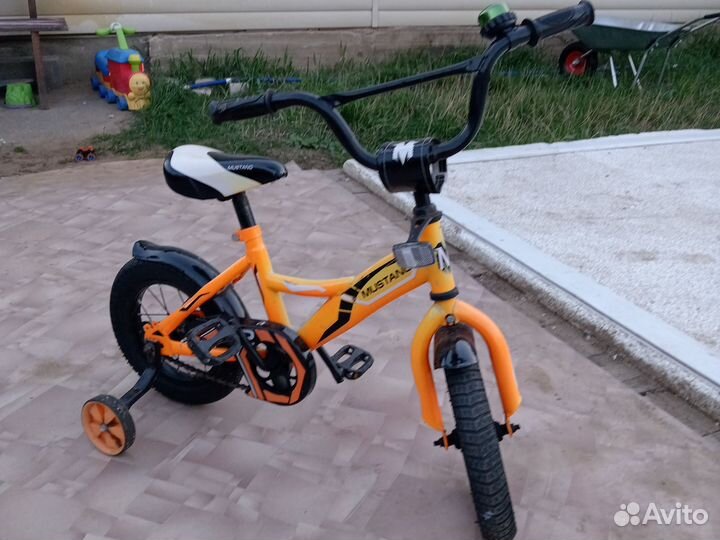 Детский трехколесный велосипед бу