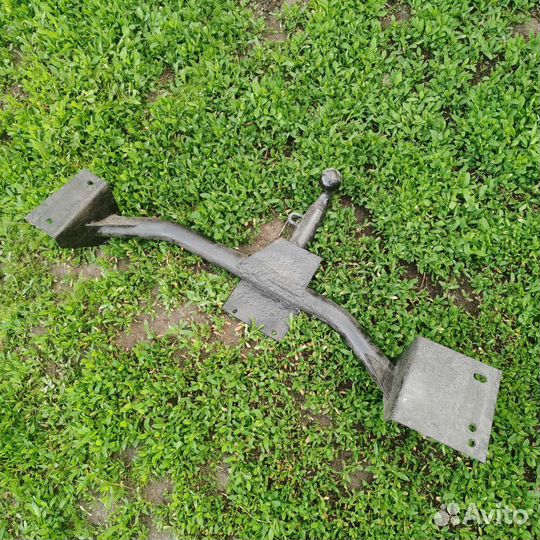 Фаркоп на приору универсал