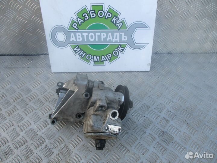 Насос гидроусилителя Mercedes W123 M102