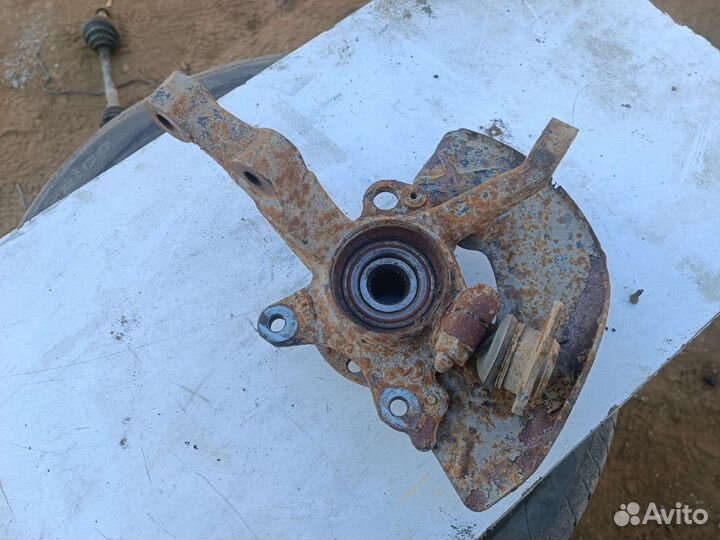 Поворотный кулак Правый Чери Амулет А15 2007 г