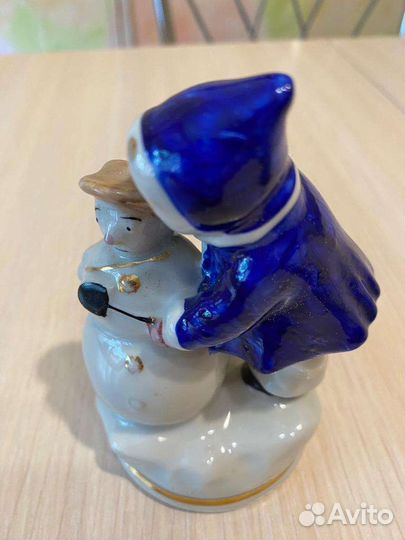 Фарфоровая статуэтка Городница