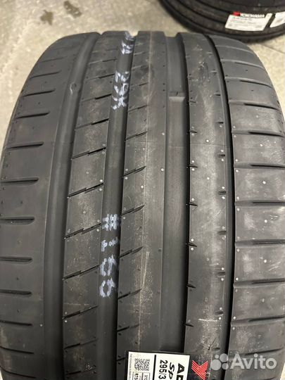 Yokohama Advan Sport V107 295/35 R21 107Y